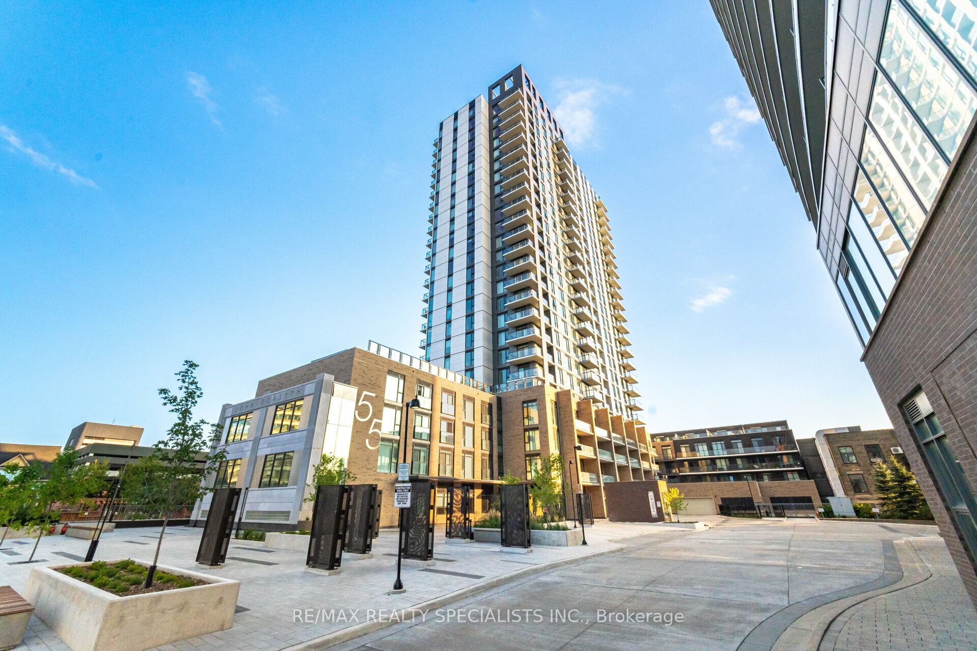 55 DUKE Street W #216