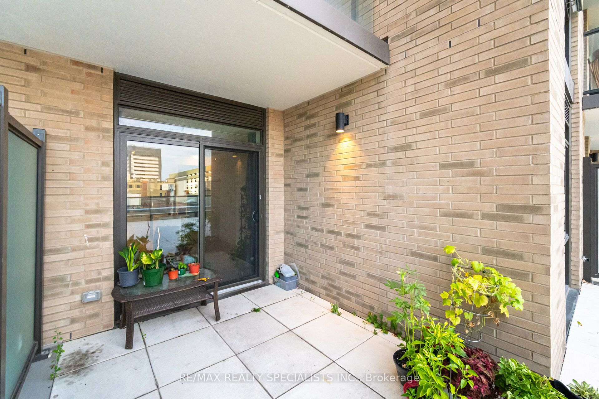 55 DUKE Street W #216