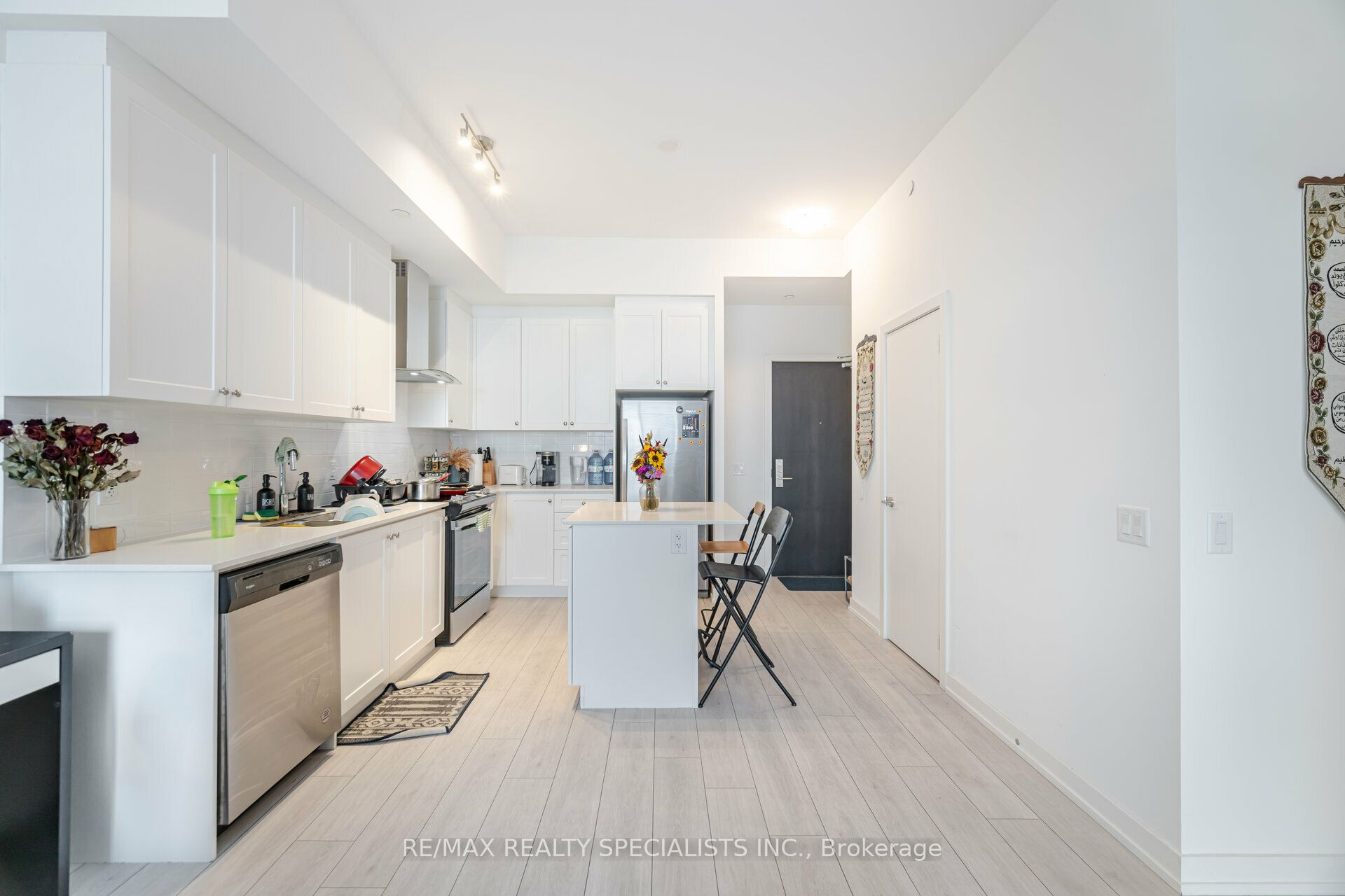55 DUKE Street W #216