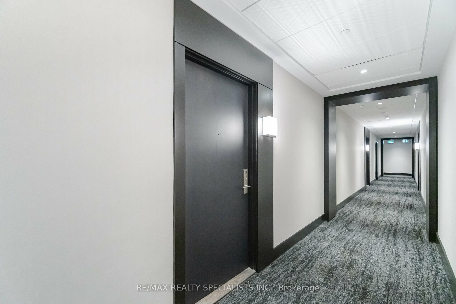 55 DUKE Street W #216