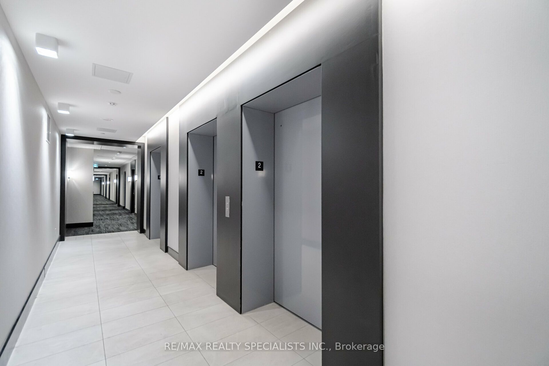 55 DUKE Street W #216