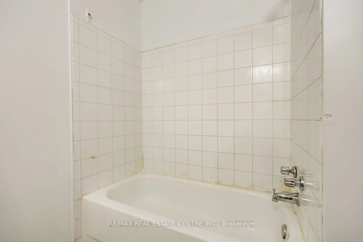 125 Sekura Crescent, #1