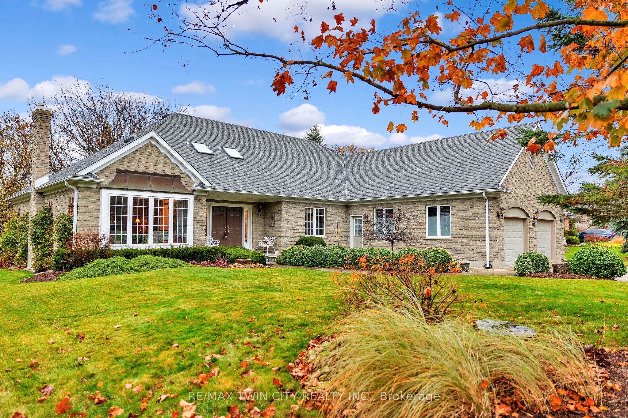 10 Meadow Heights Drive
