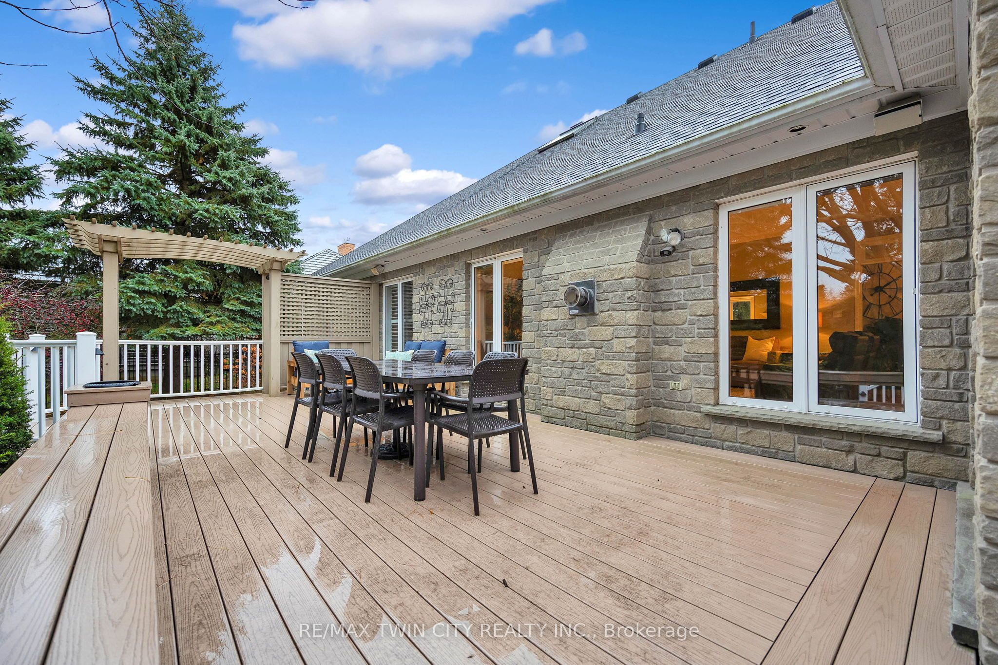10 Meadow Heights Drive