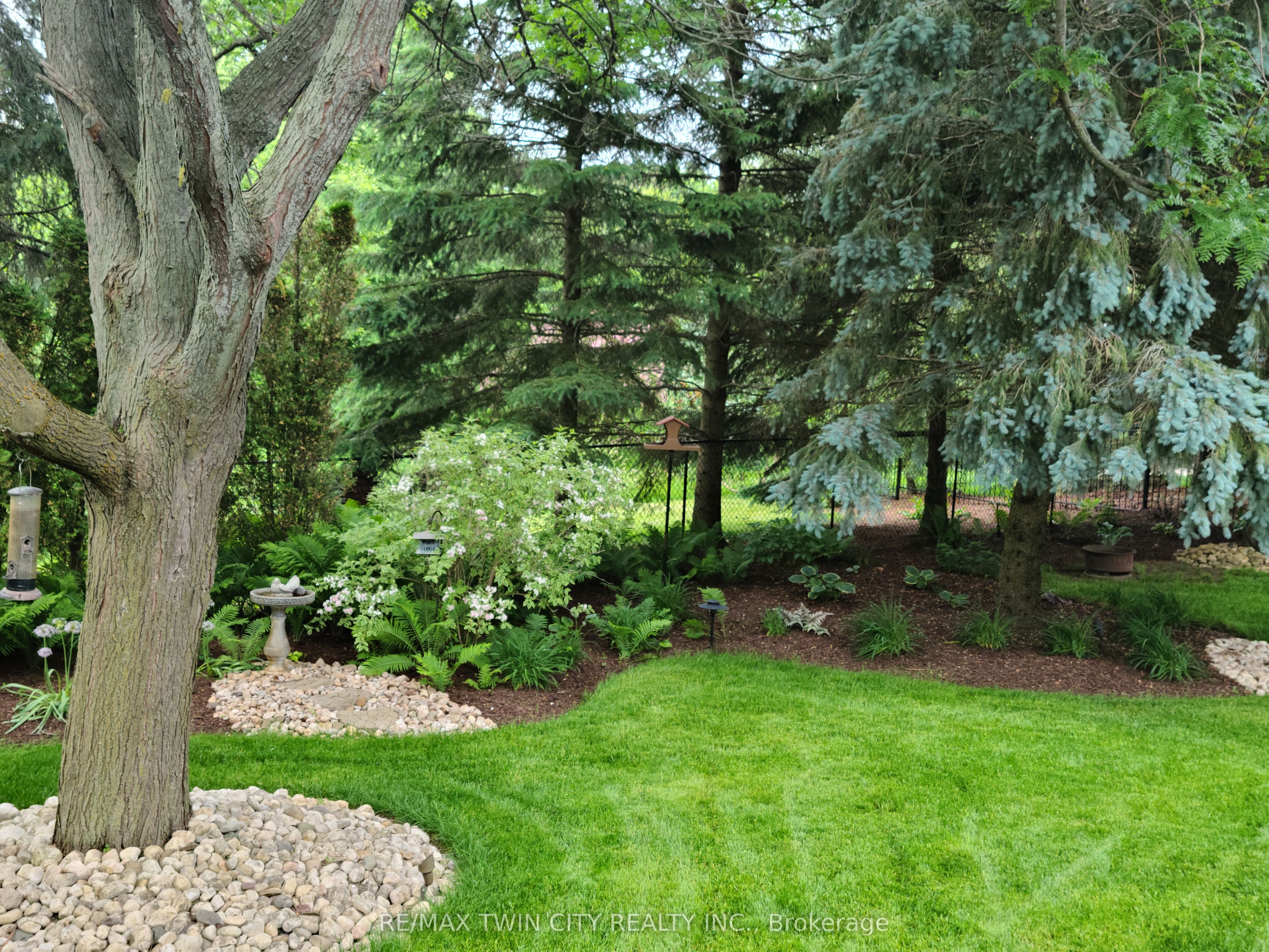 10 Meadow Heights Drive