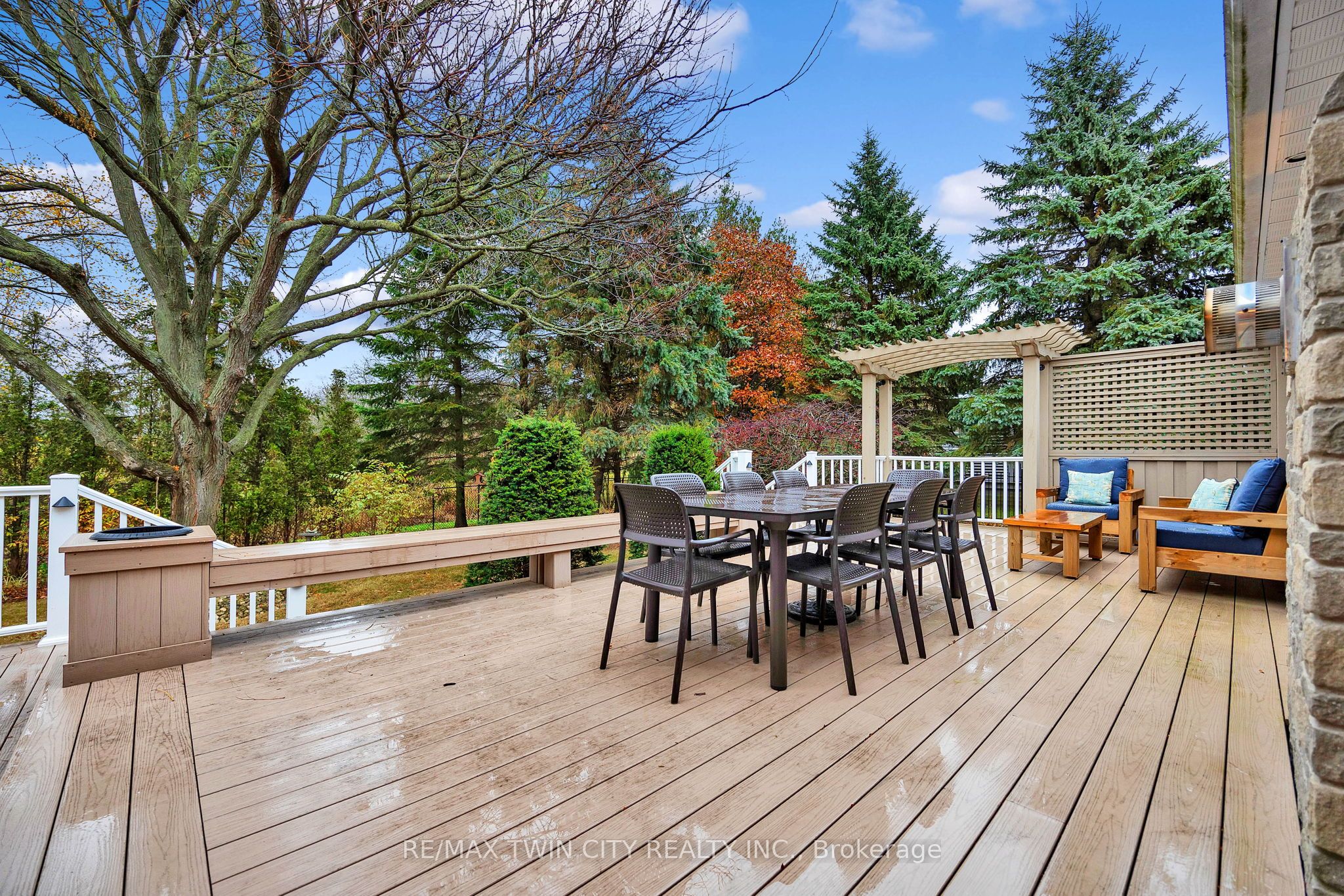 10 Meadow Heights Drive