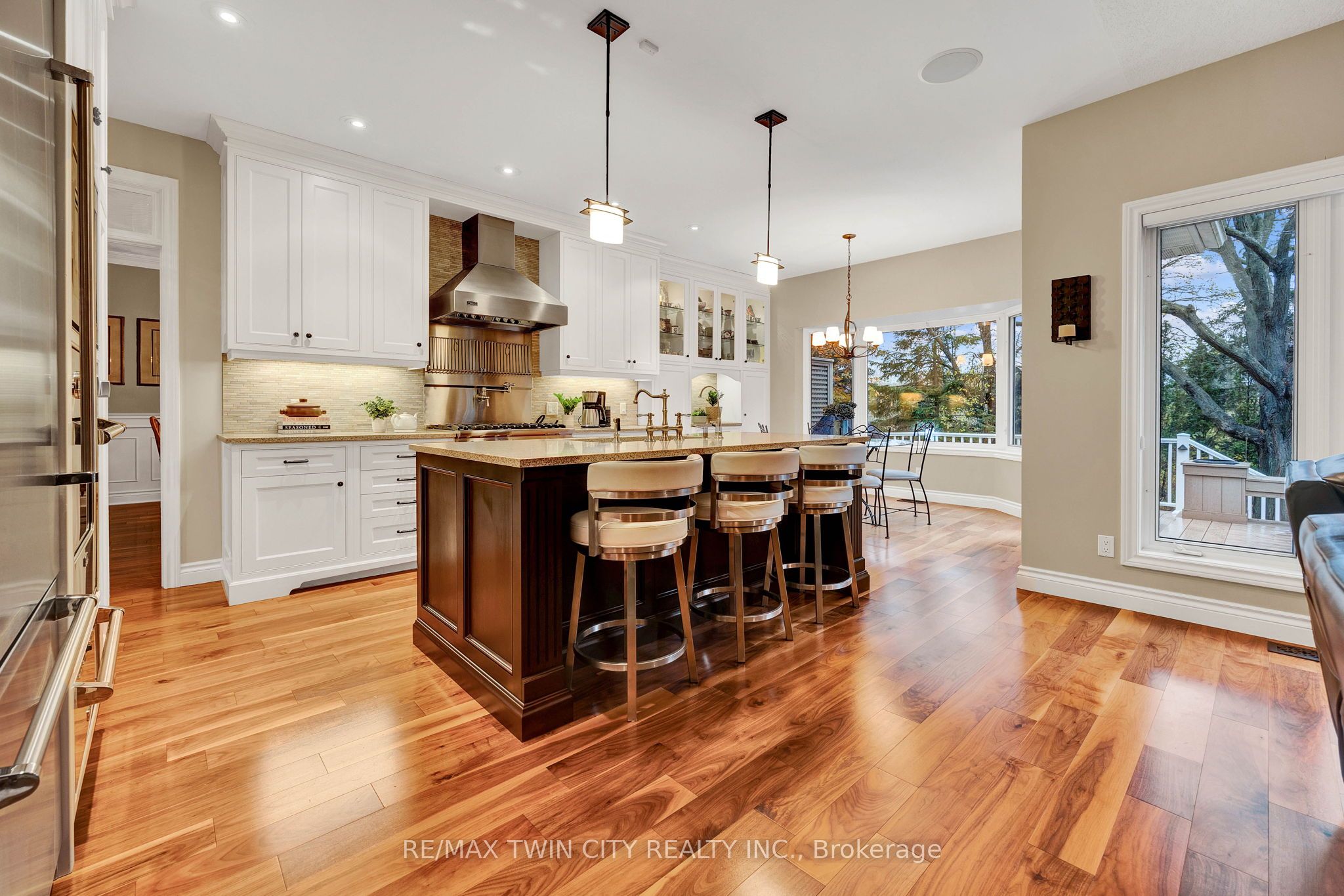 10 Meadow Heights Drive
