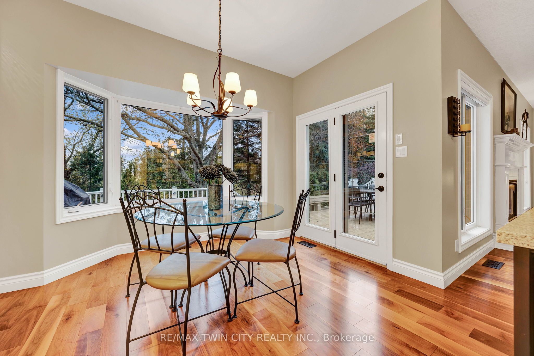 10 Meadow Heights Drive