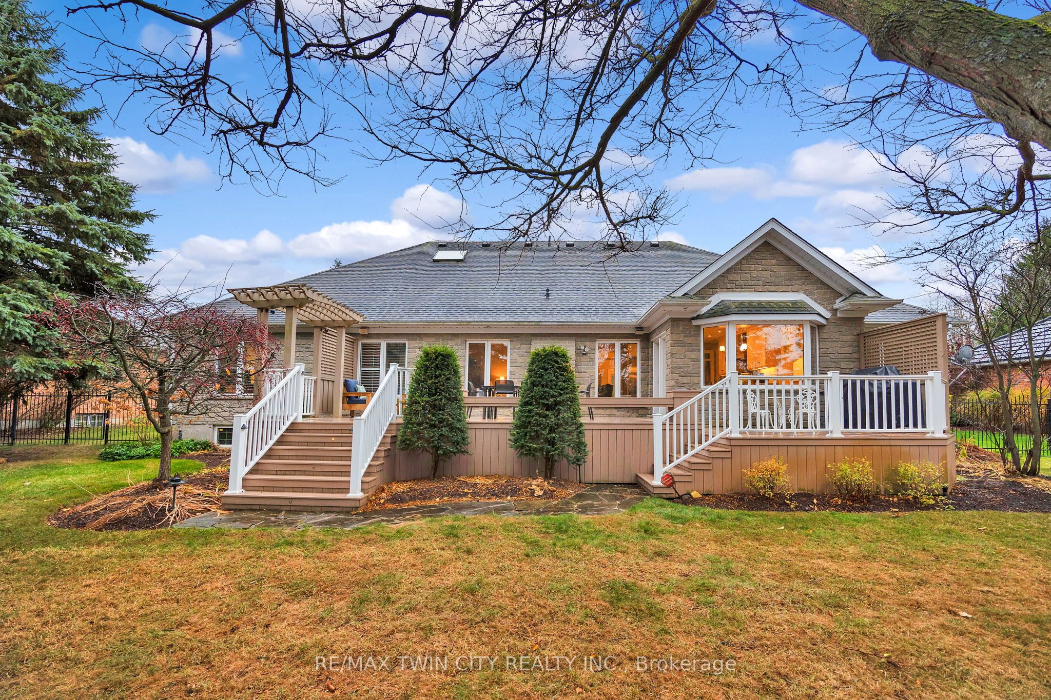 10 Meadow Heights Drive