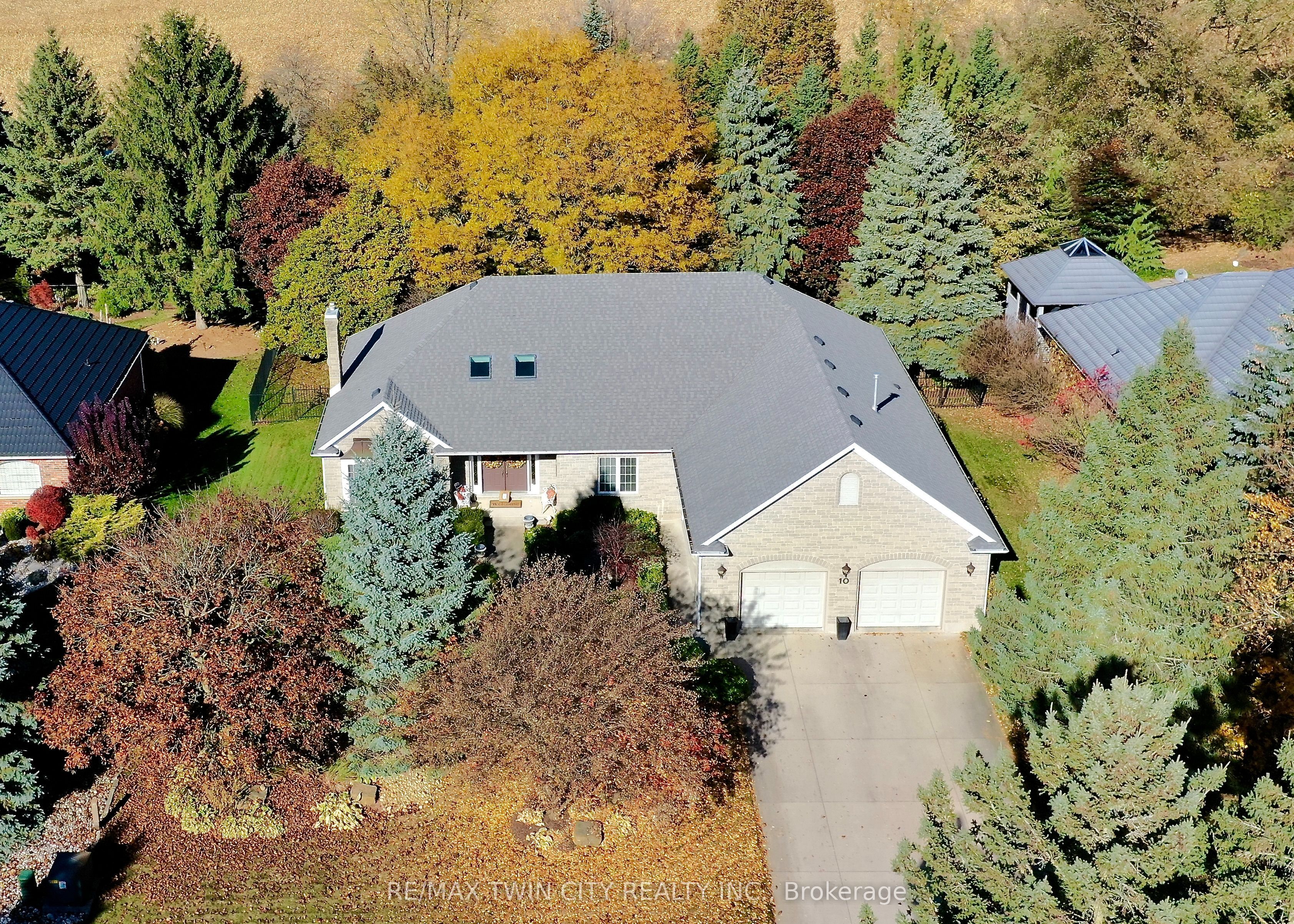 10 Meadow Heights Drive