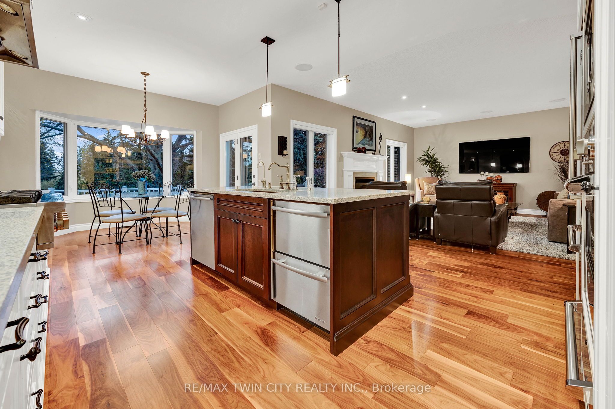 10 Meadow Heights Drive