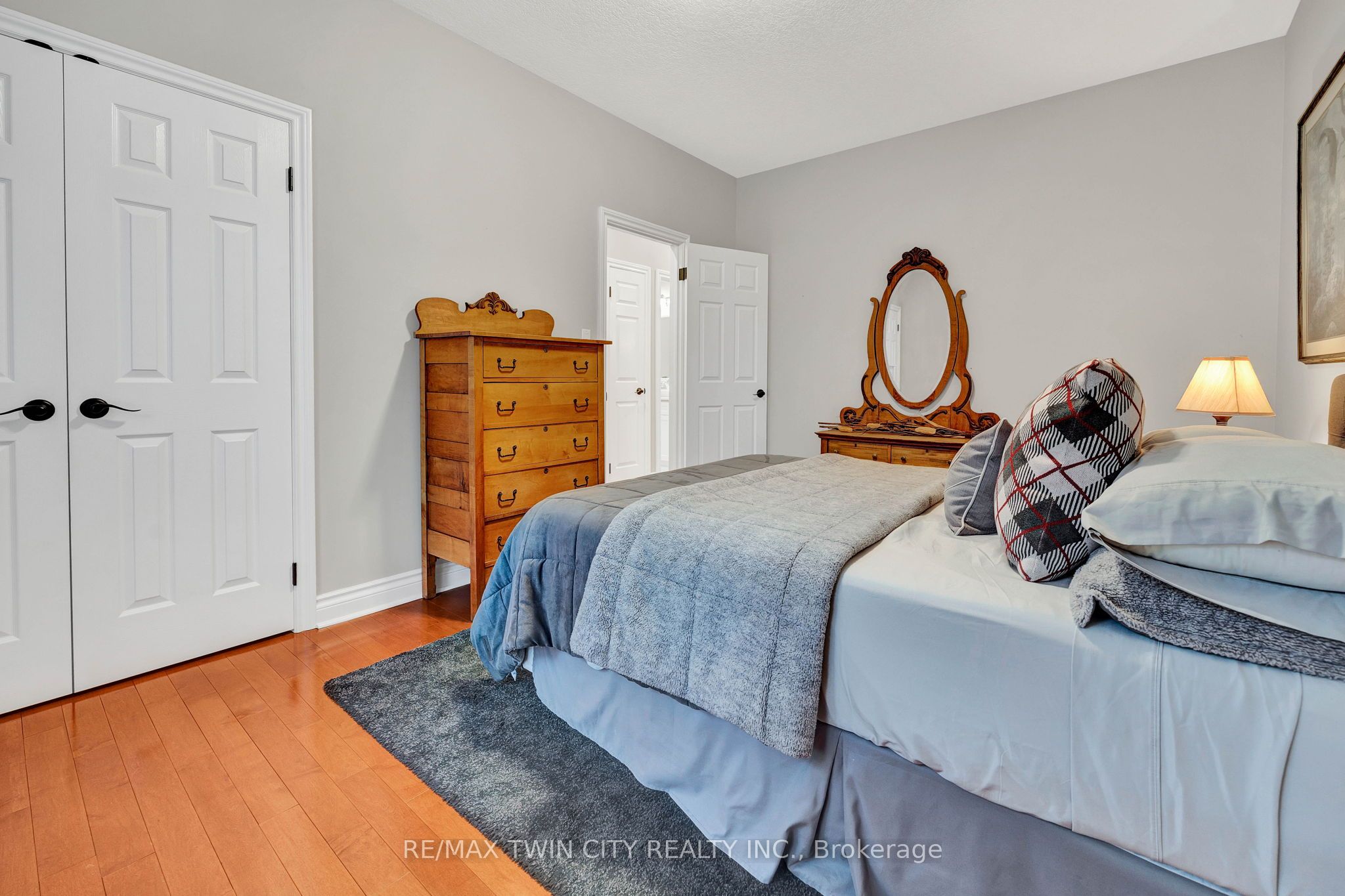 10 Meadow Heights Drive