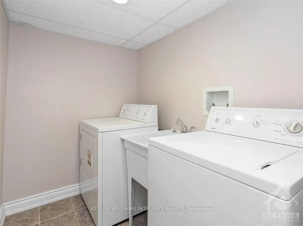 15 FOXHILL Way, #A