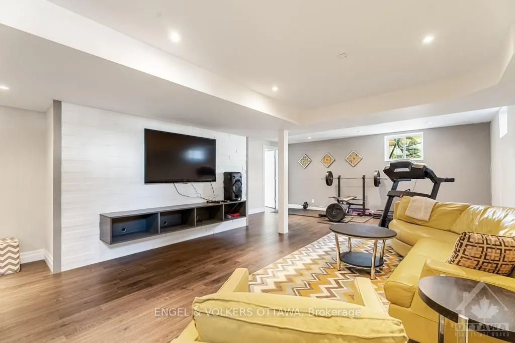 341 SHADEHILL Crescent