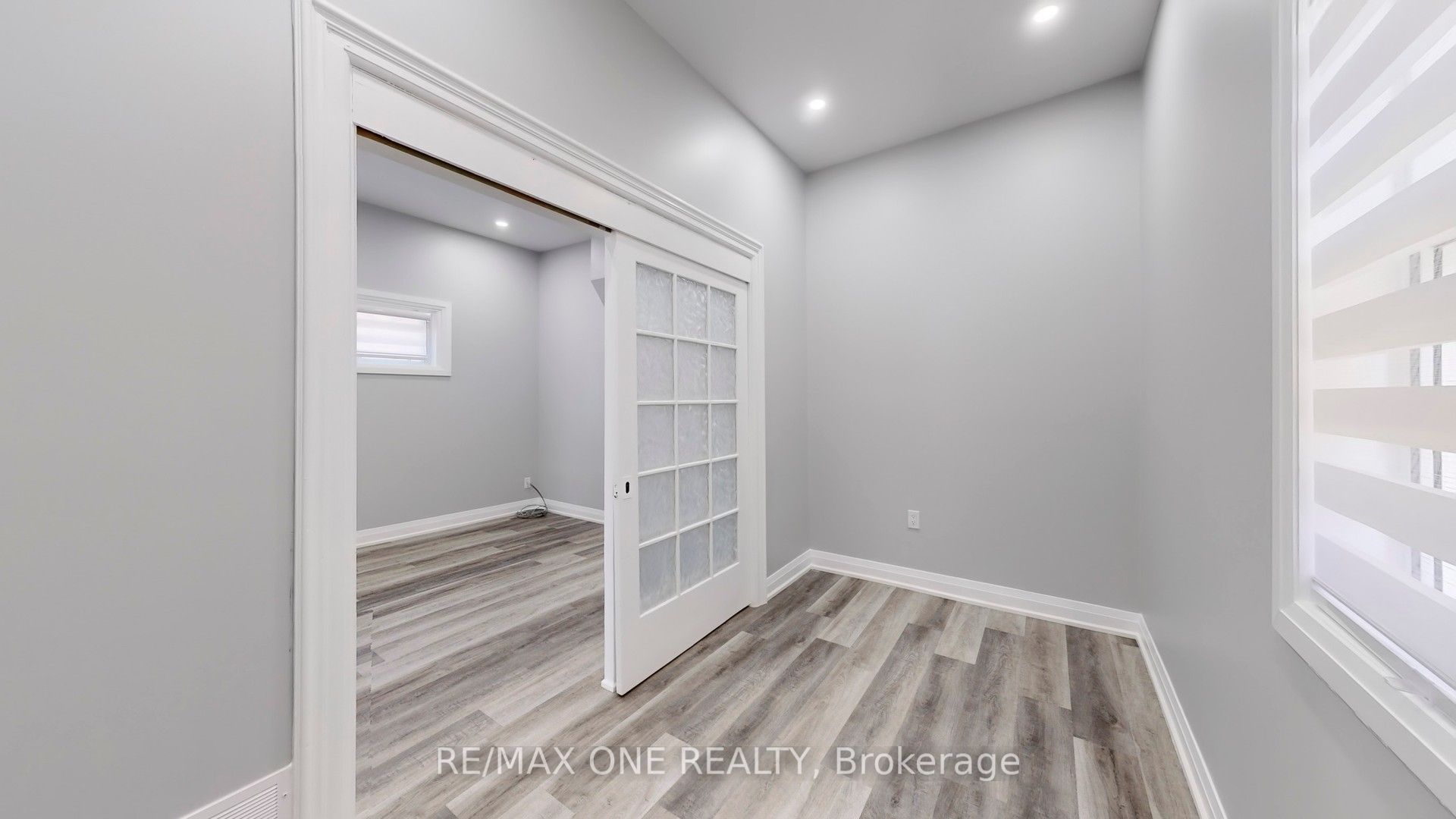 32 Durham Street W