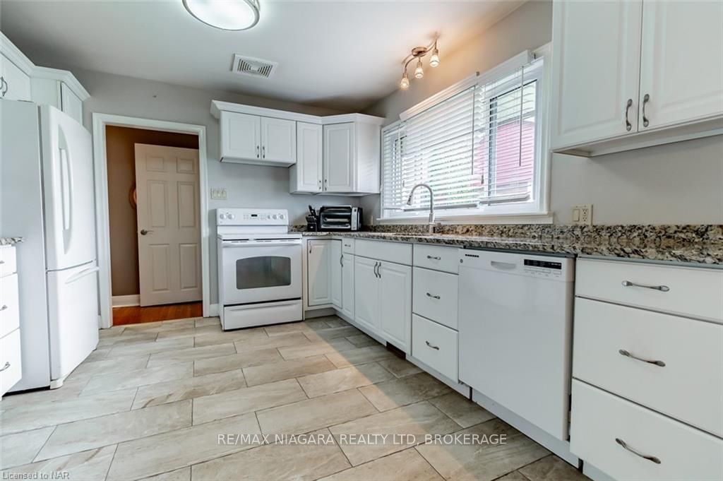 24 MUNRO Street