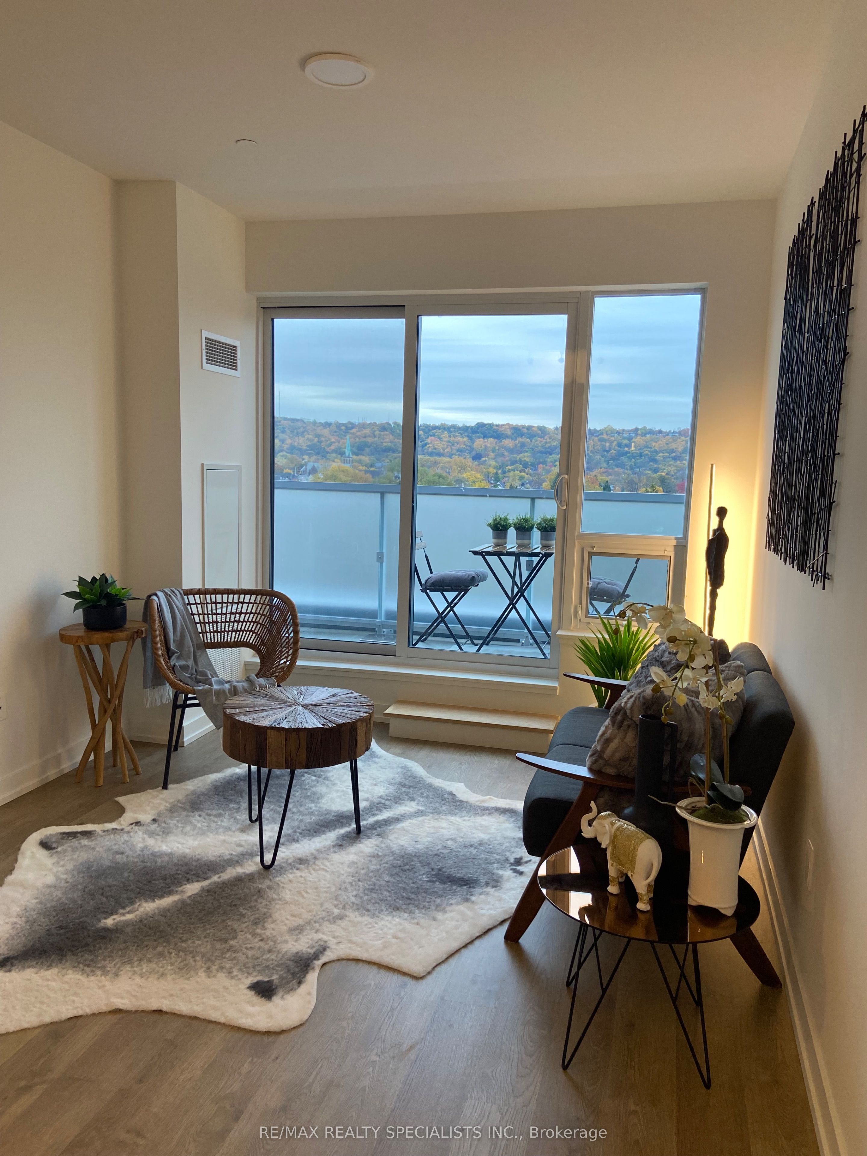 415 Main Street W, #703