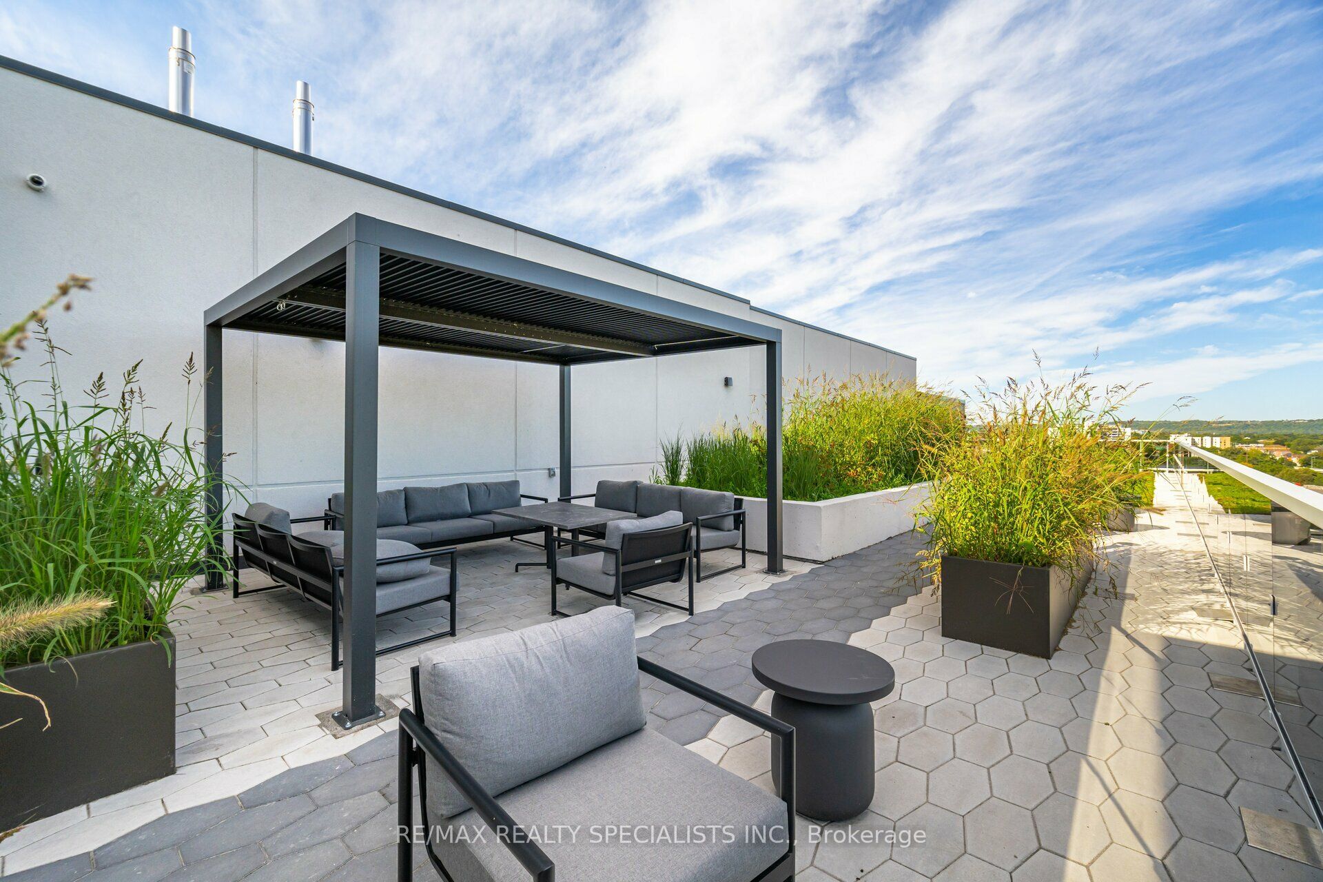 415 Main Street W, #703