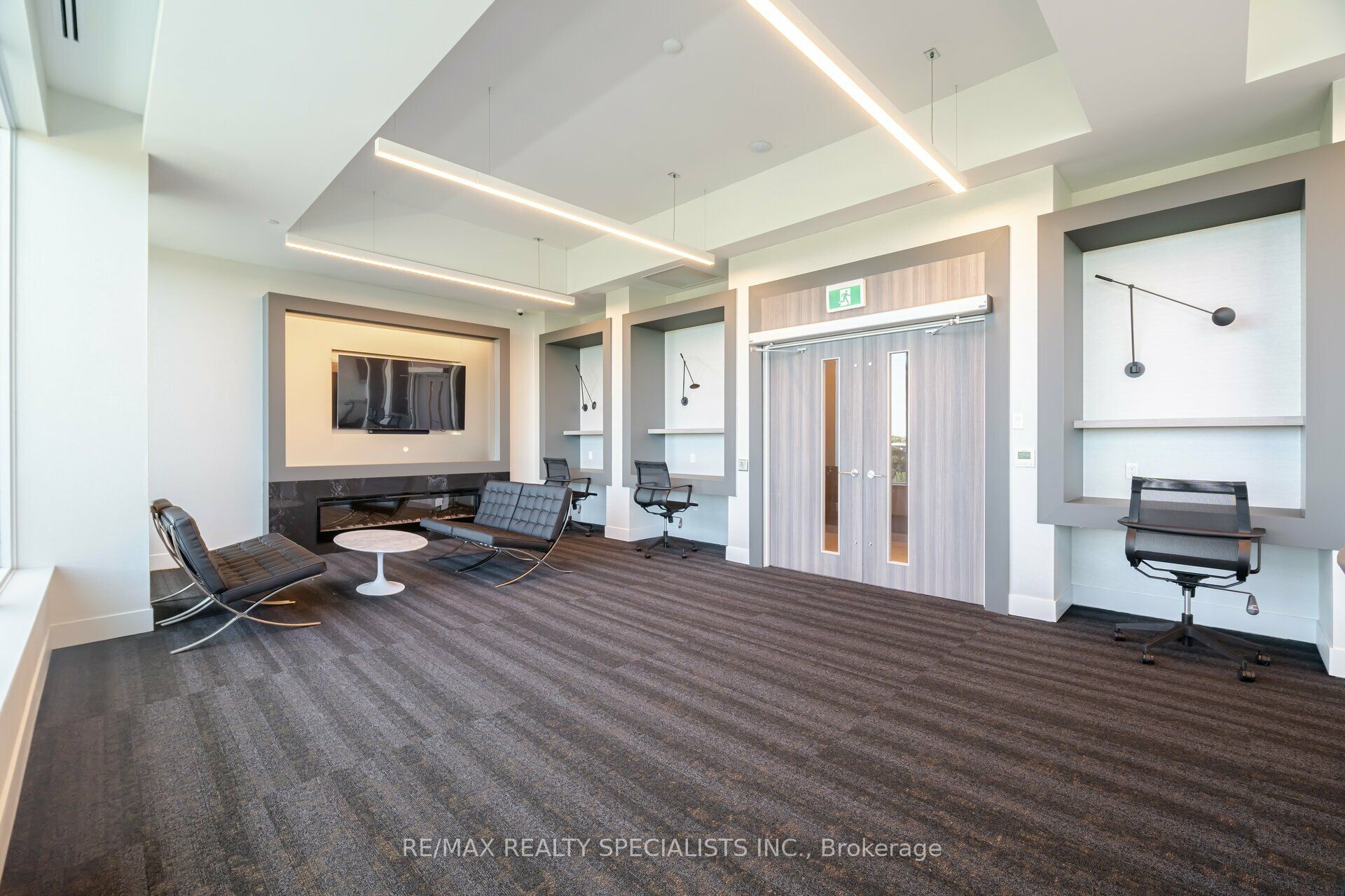 415 Main Street W, #703