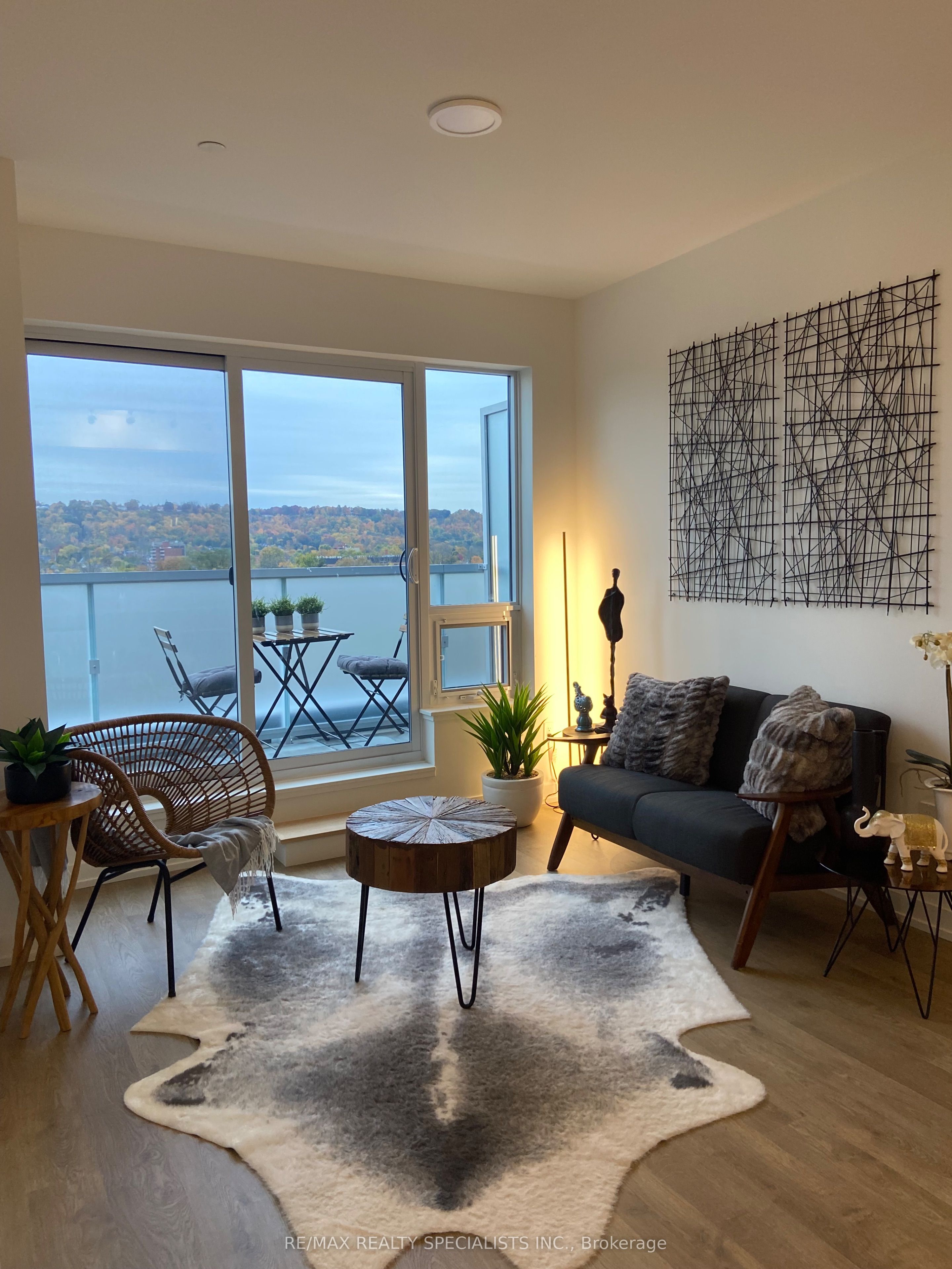 415 Main Street W, #703
