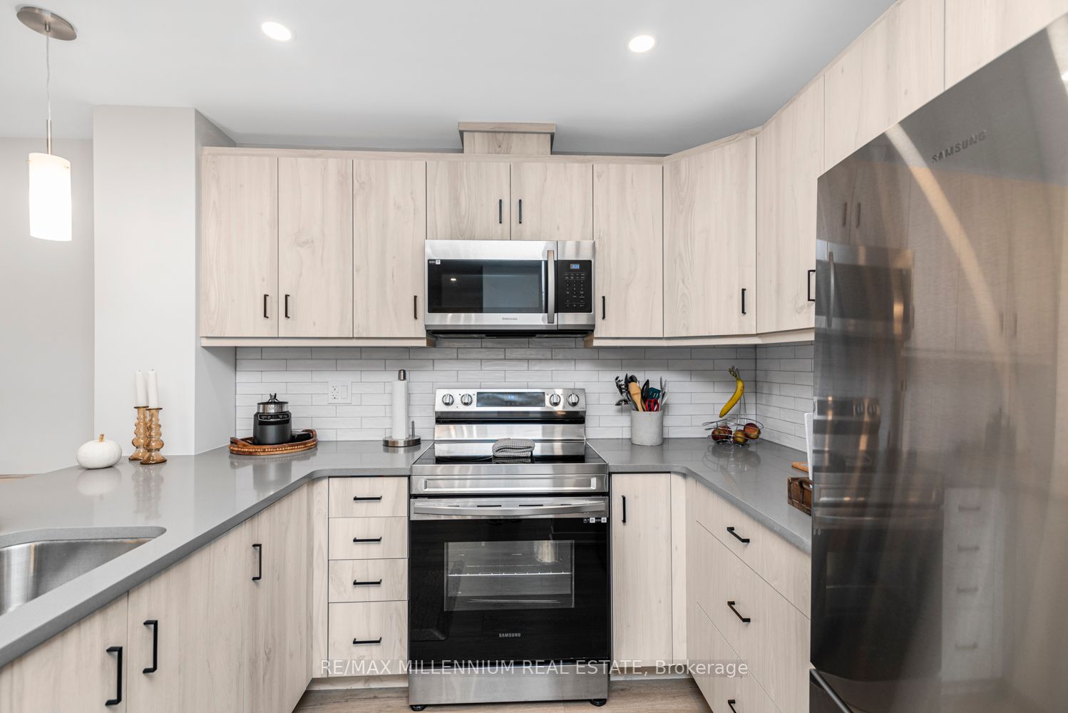 3998 Victoria Avenue #408