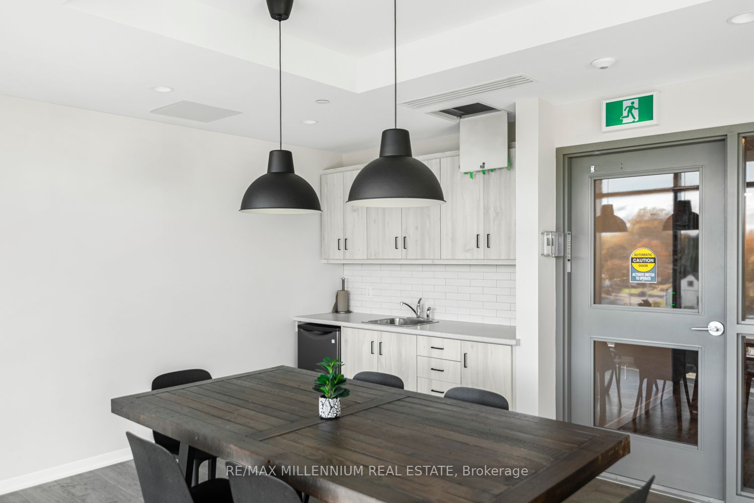3998 Victoria Avenue #408