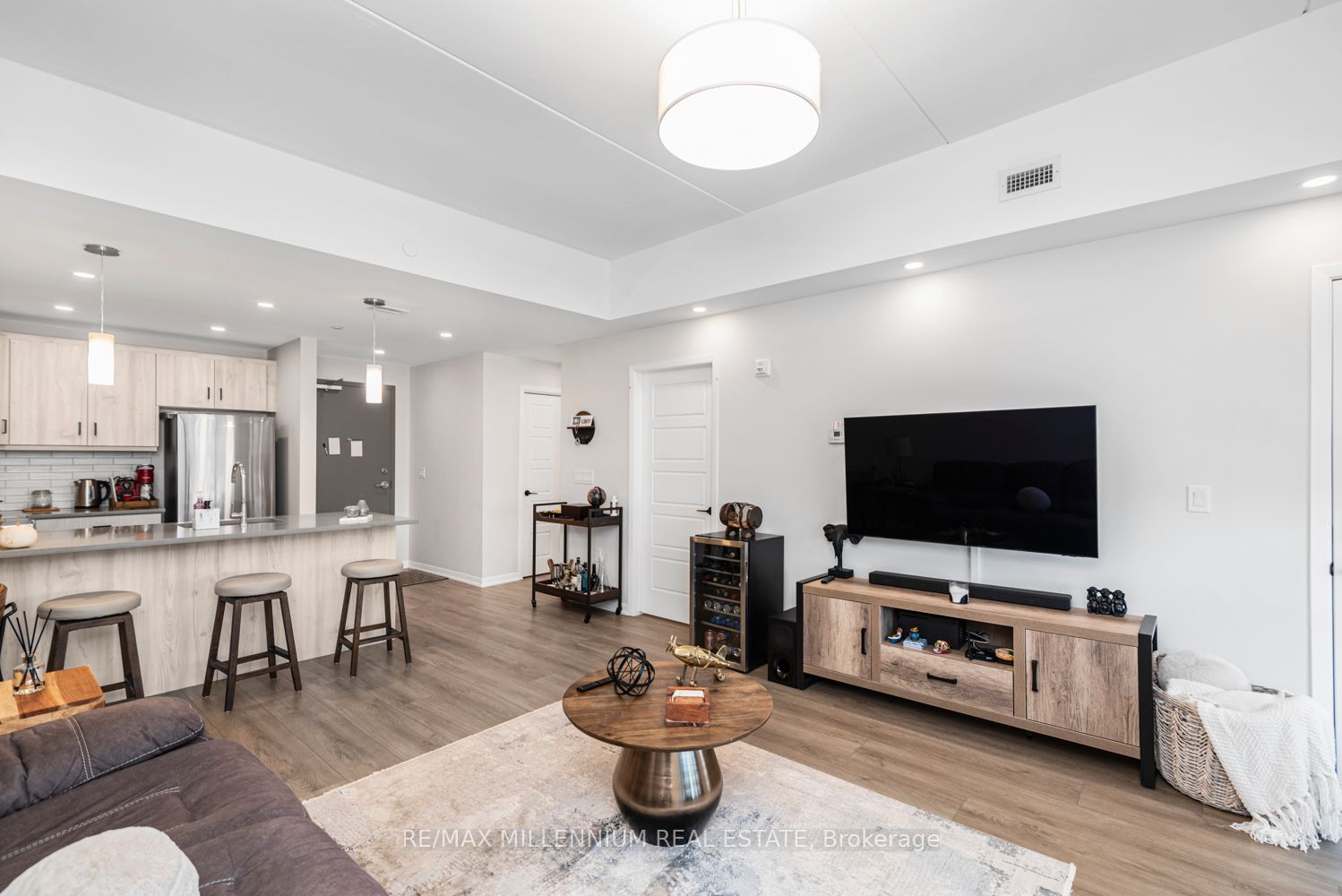 3998 Victoria Avenue #408