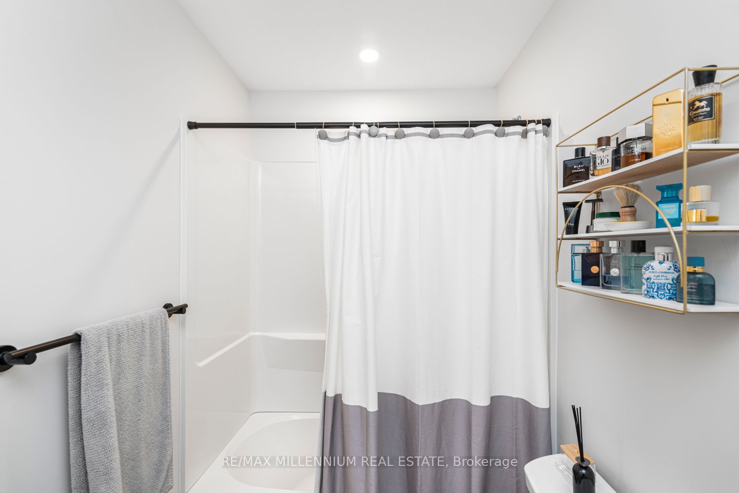 3998 Victoria Avenue #408