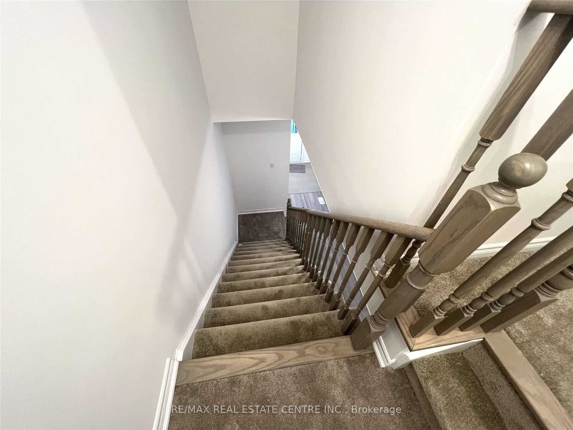 298 Ridley Crescent