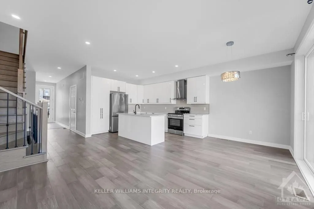 875 CONTOUR Street, #B
