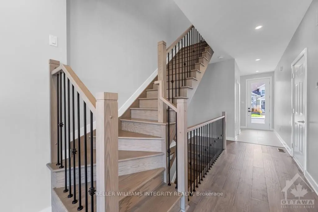 875 CONTOUR Street, #B