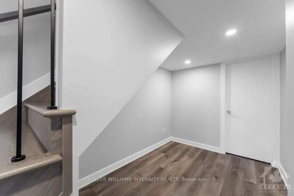 875 CONTOUR Street, #B