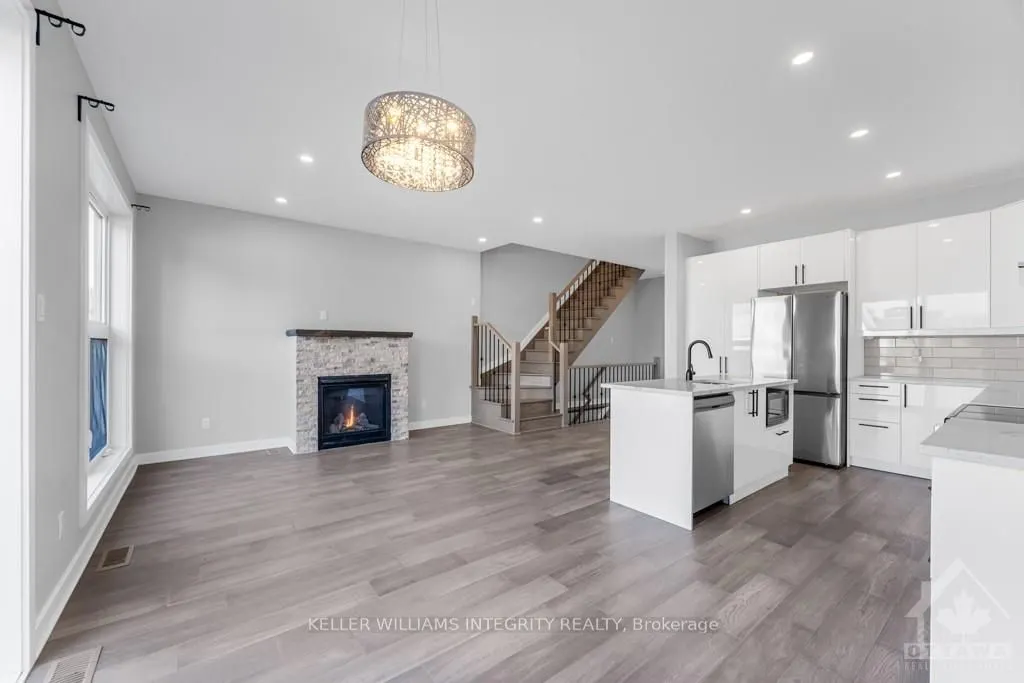 875 CONTOUR Street, #B