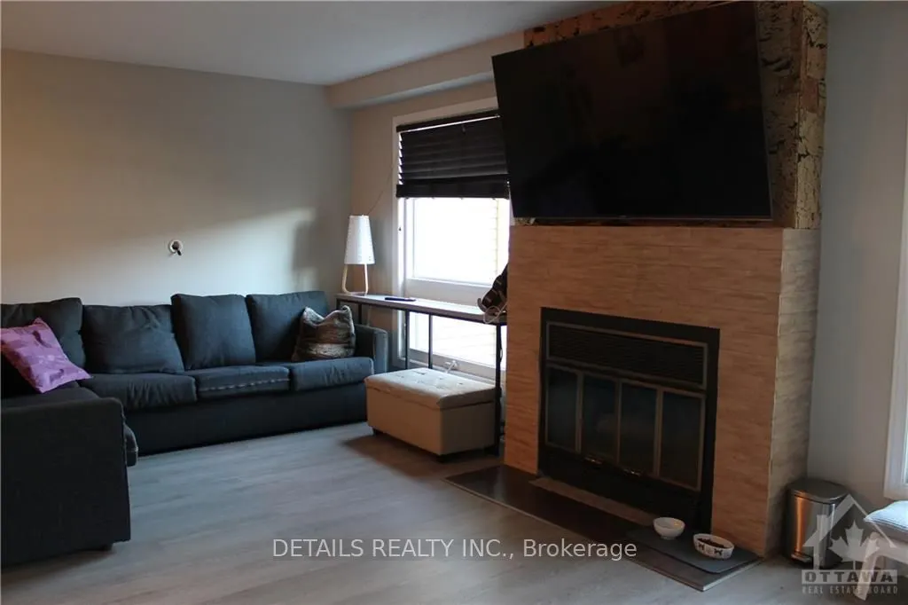 4E MAPLE RIDGE Crescent, #17