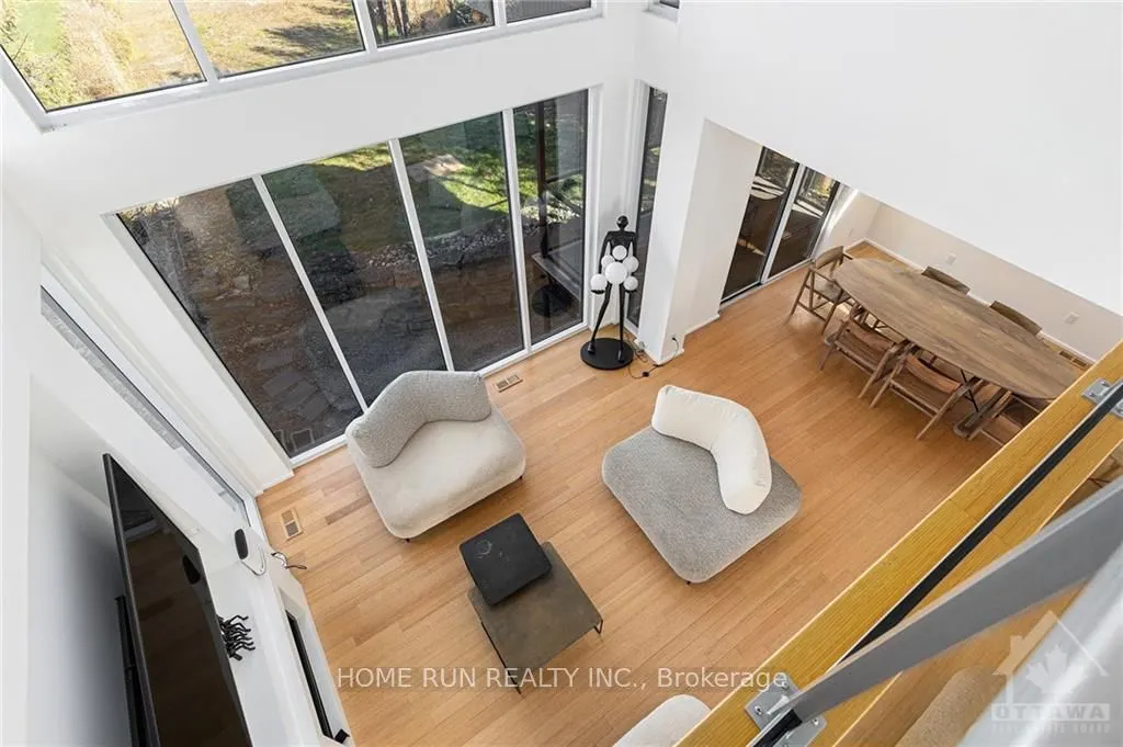 3286 BARLOW Crescent