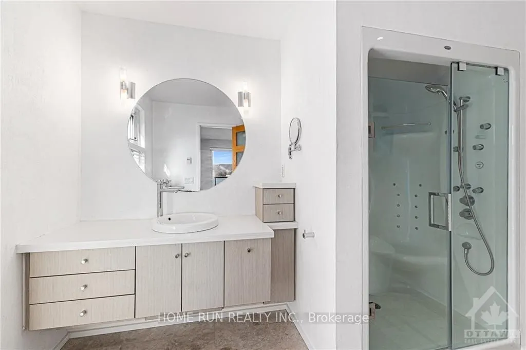 3286 BARLOW Crescent