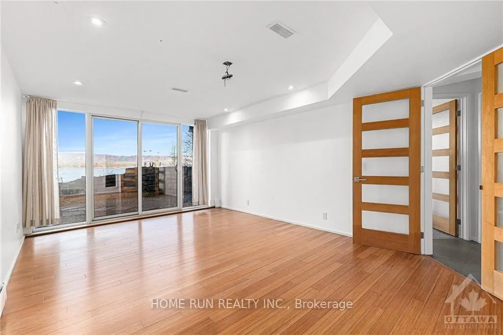 3286 BARLOW Crescent