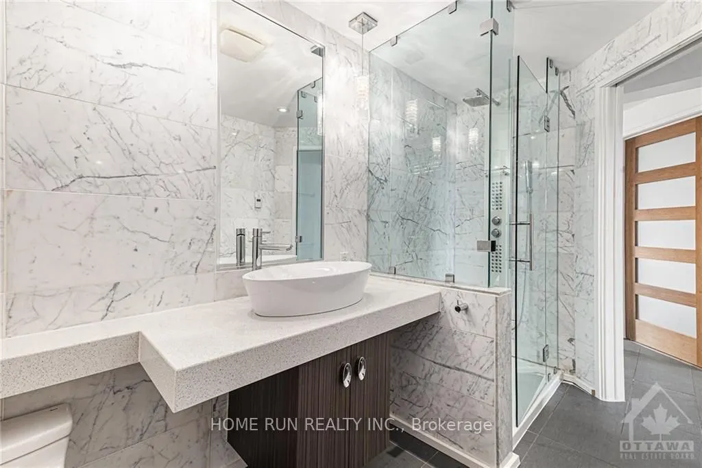 3286 BARLOW Crescent