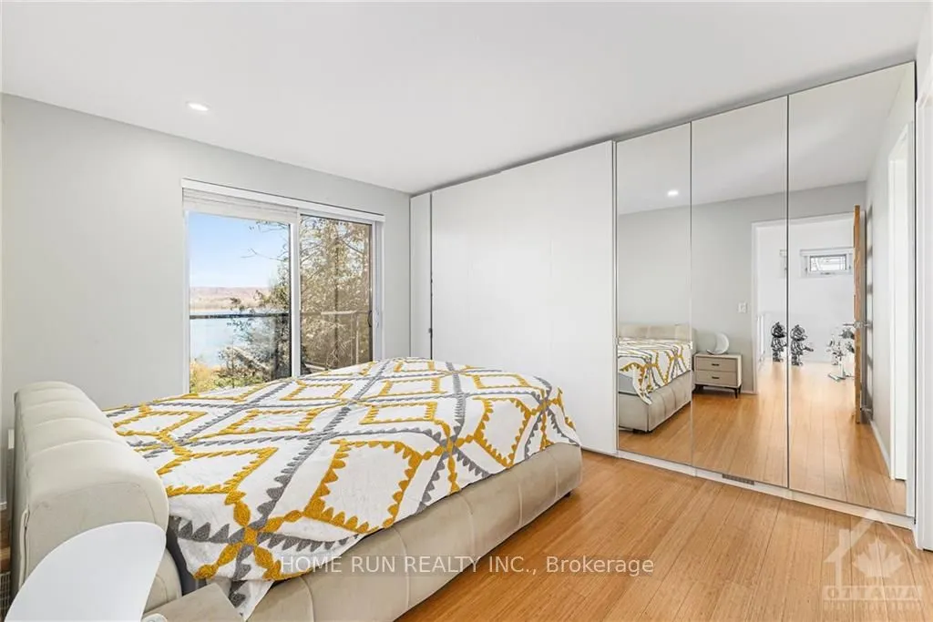 3286 BARLOW Crescent