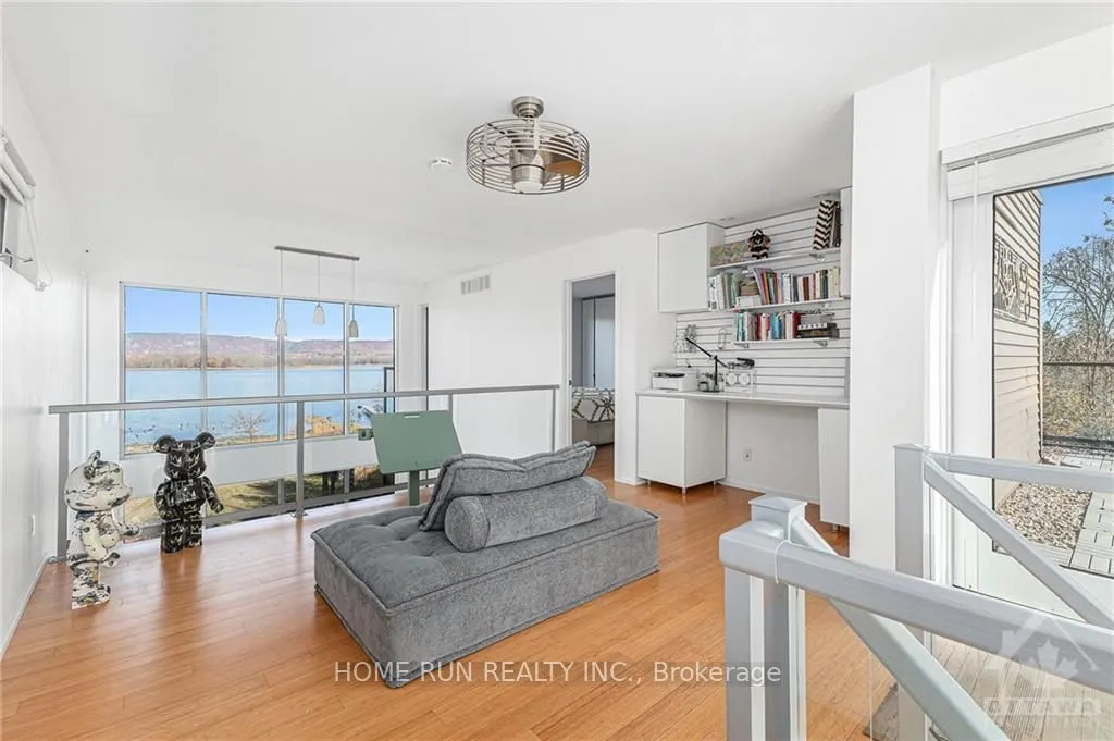 3286 BARLOW Crescent