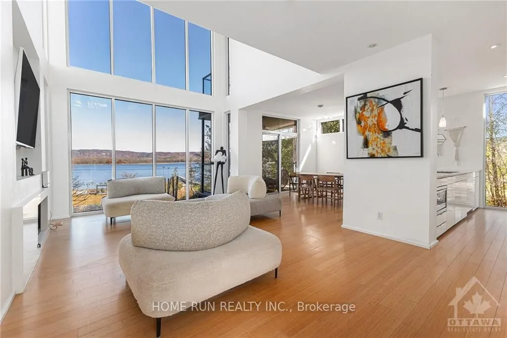 3286 BARLOW Crescent