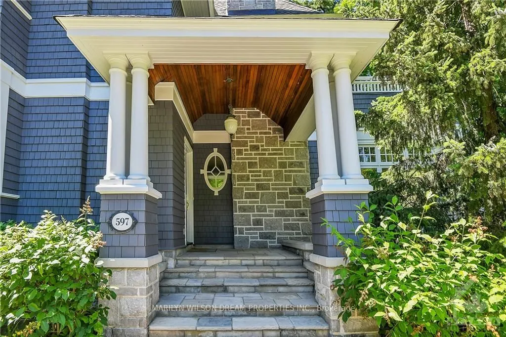 597 Mariposa Avenue