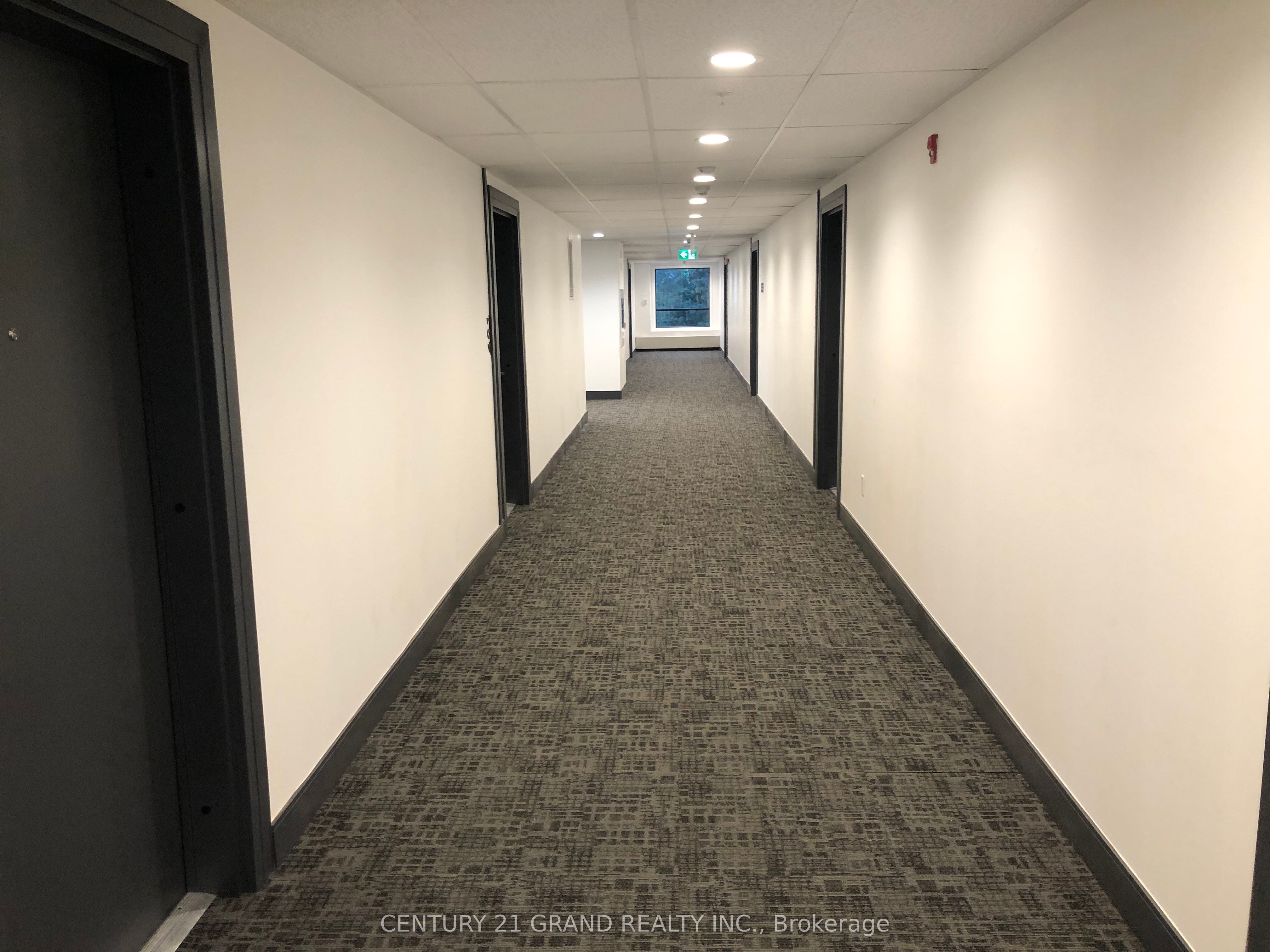 1 Wellington Street #402