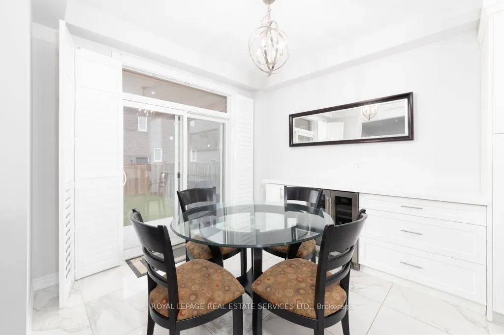 17 Narbonne Crescent