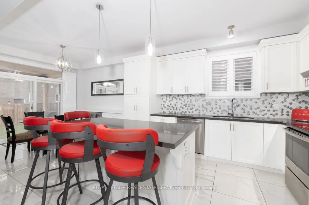 17 Narbonne Crescent
