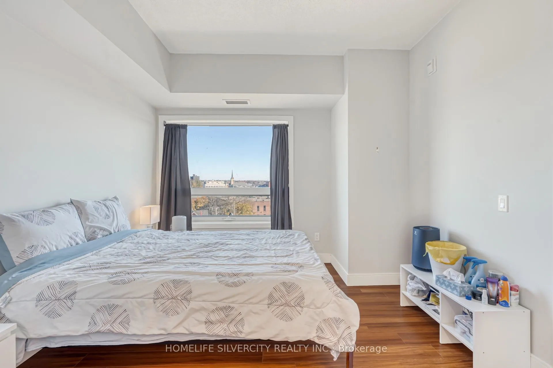 1 Wellington Street #615