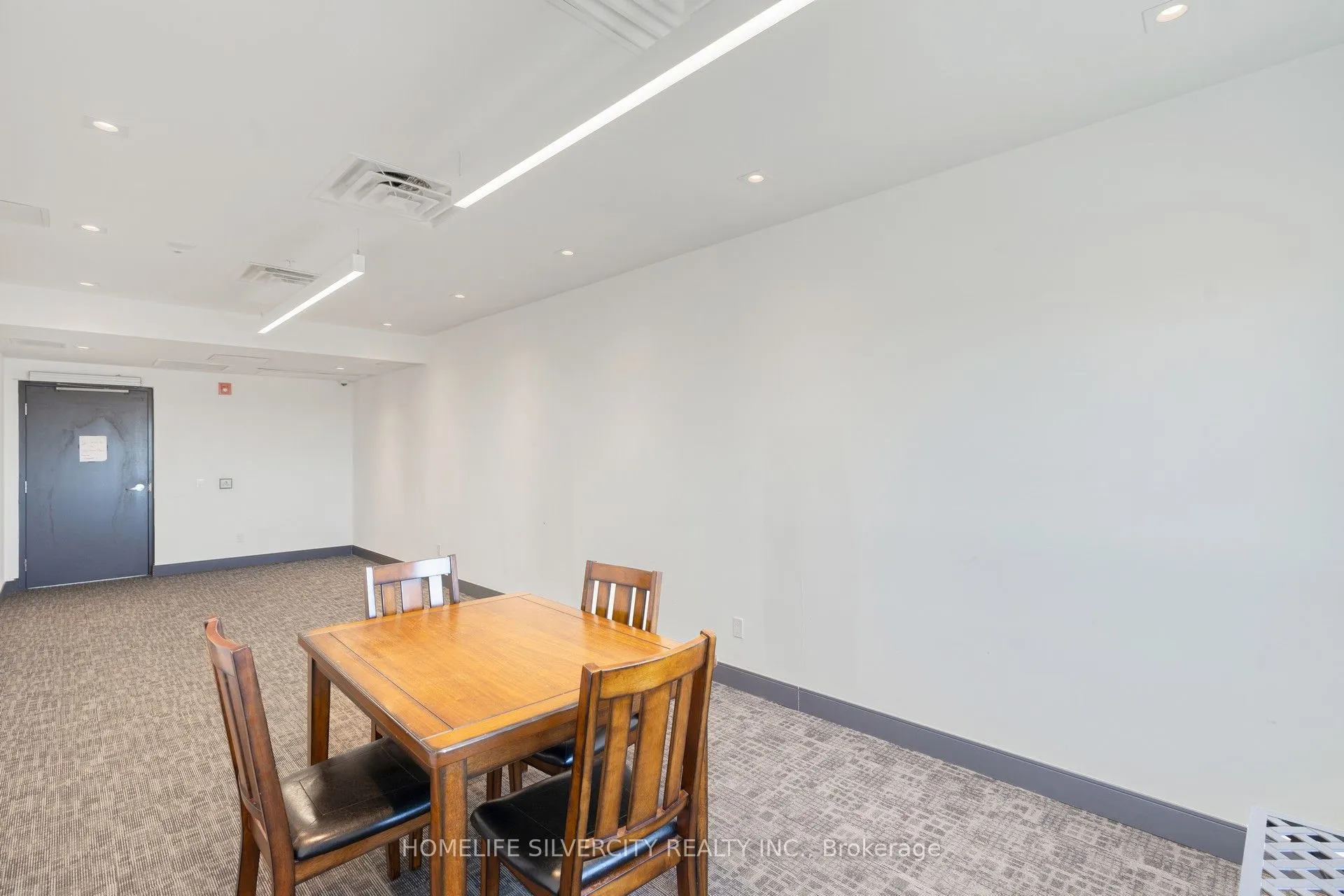 1 Wellington Street #615