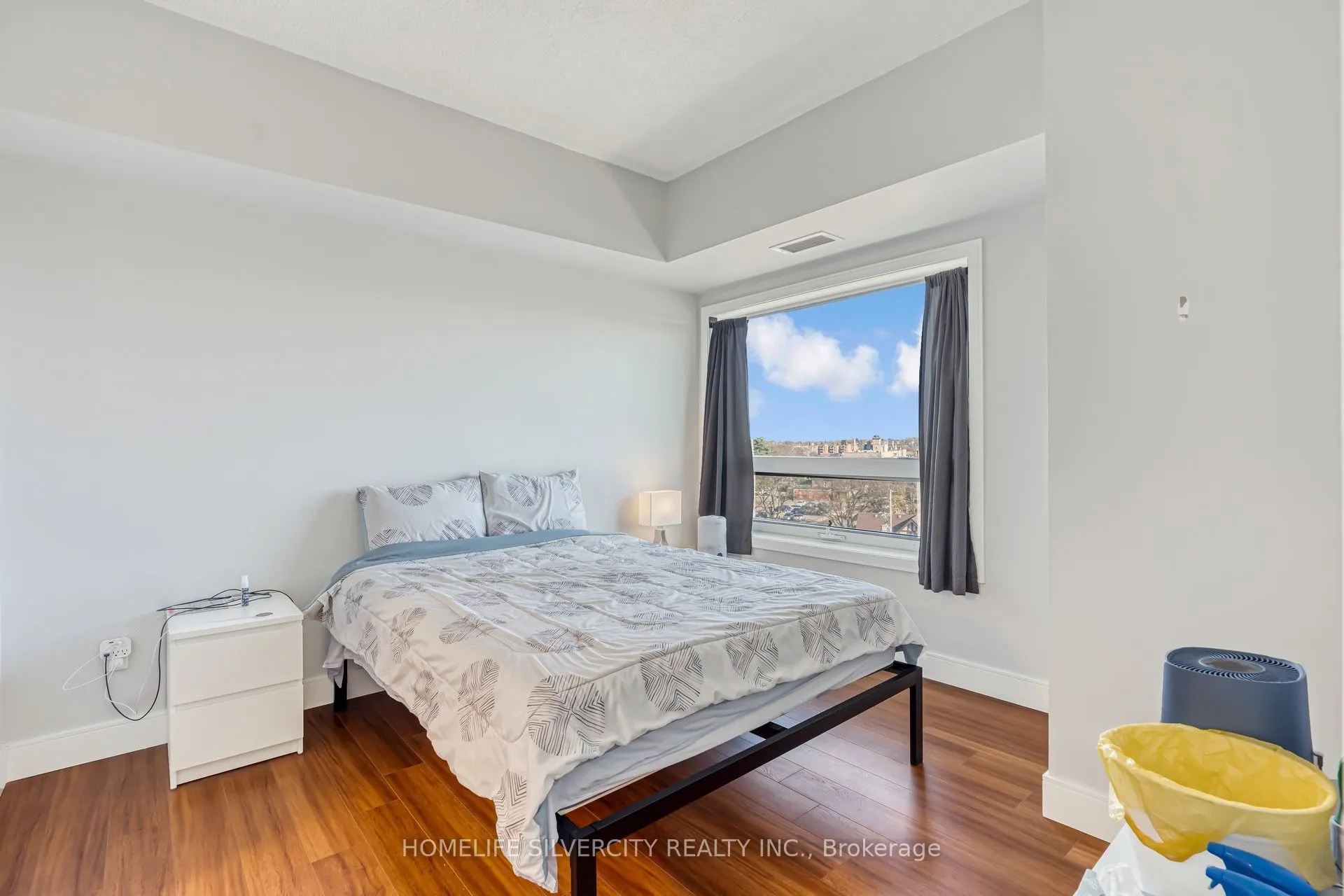 1 Wellington Street #615