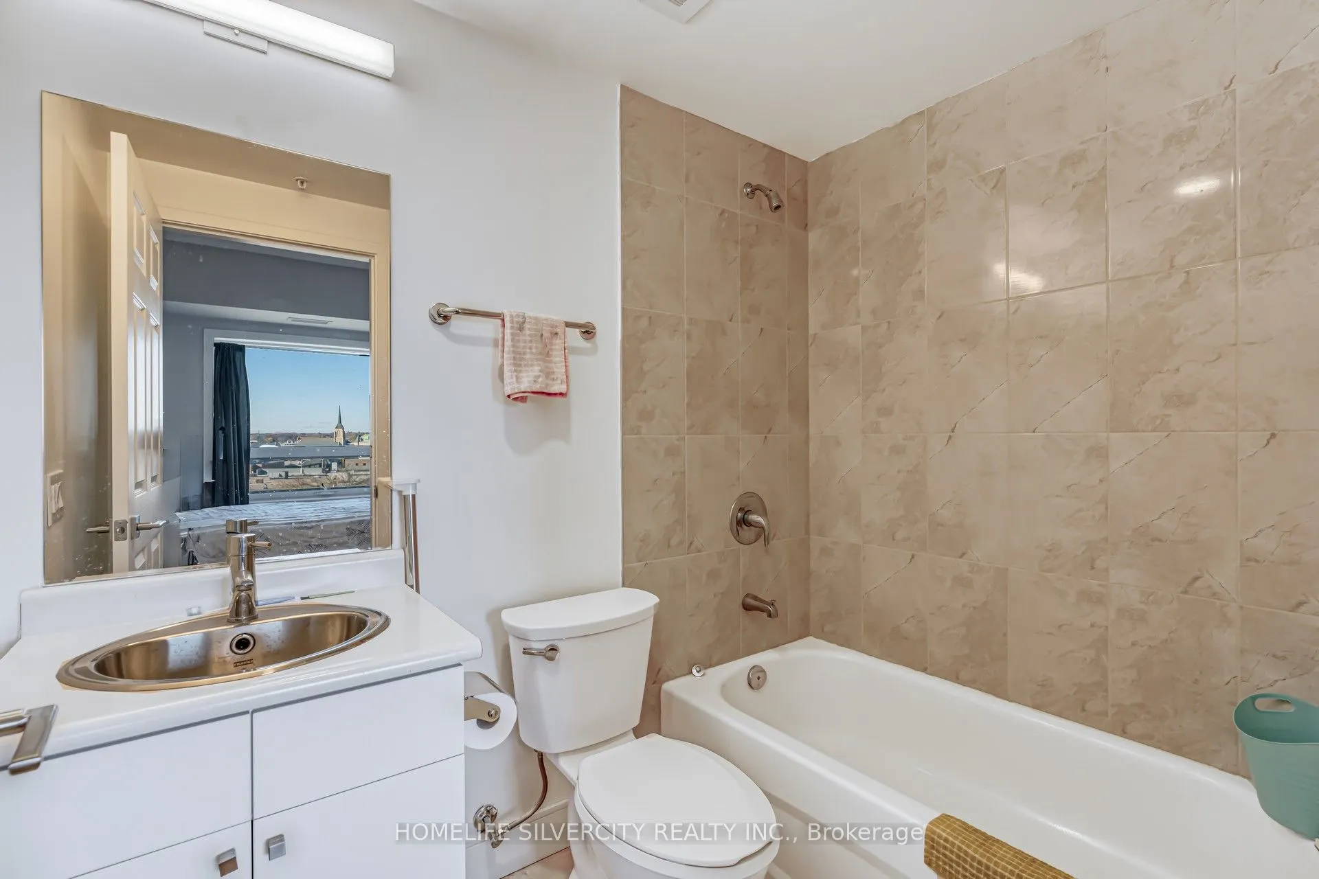 1 Wellington Street #615
