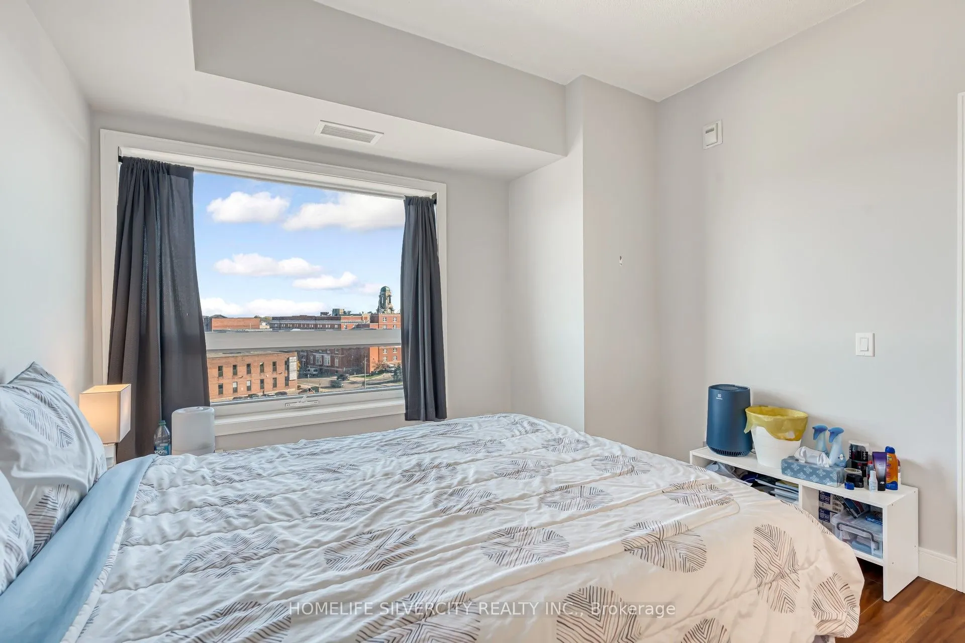 1 Wellington Street #615